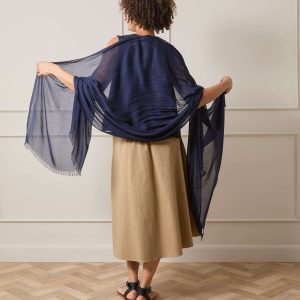 Chalk Iggy Scarf in Navy