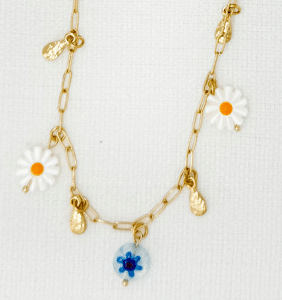 Envy Daisy Charm Necklace