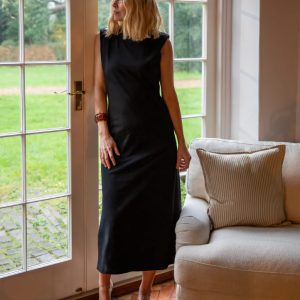 Chalk Pippa Dress | Black